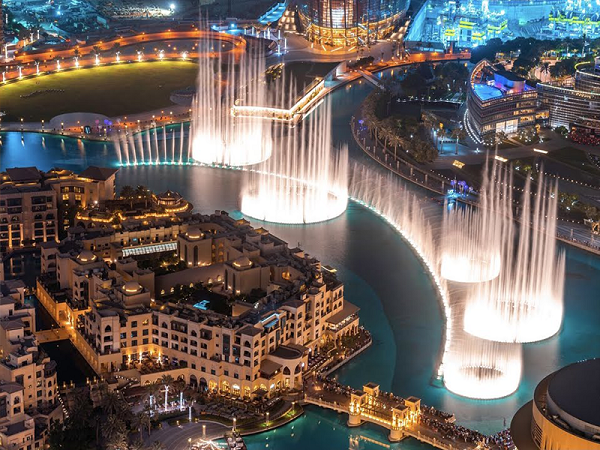 Experience The Dubai Fountain Show